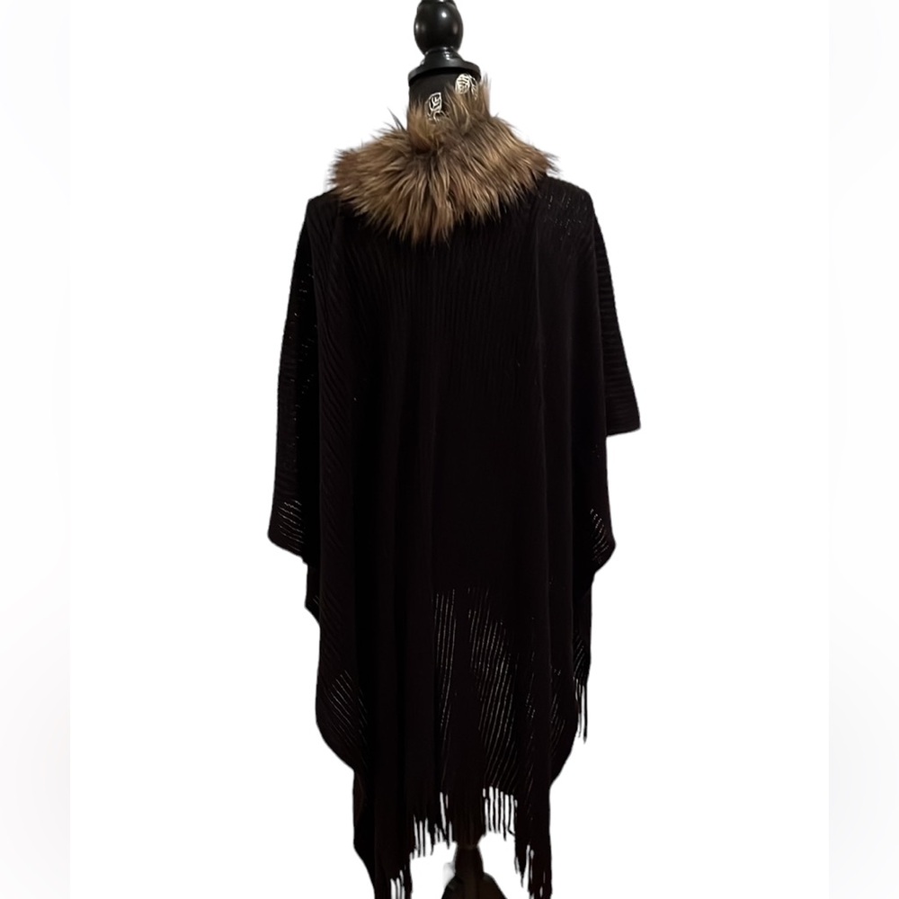 Croft & Barrow One Size black knit wrap with faux fur collar